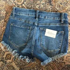Brand New KanCan stretchy jean shorts size 3/25 with tags
